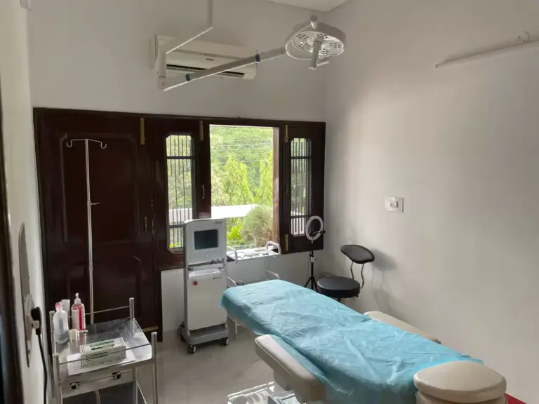 Inside Agelock Skin & Hair Clinic, Chandigarh — photo 9